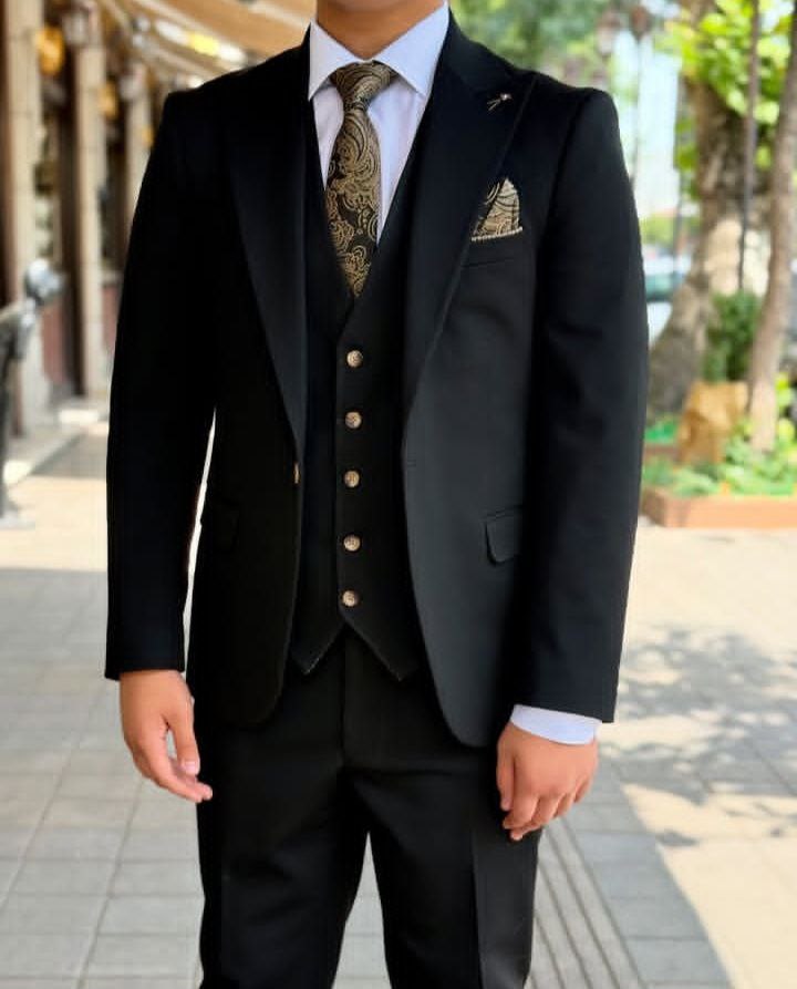 تصویر  کت و شلوار دامادی بزیاق